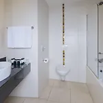 The Ellison 4*