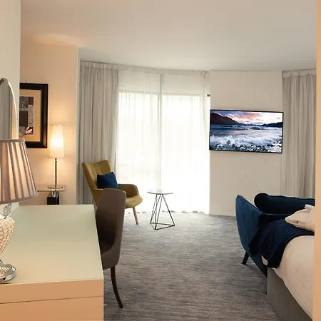 The Ellison 4* Каслбар