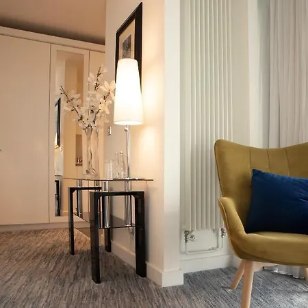 The Ellison 4*