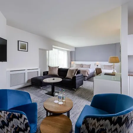 The Ellison 4*