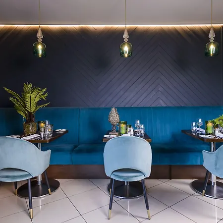 The Ellison كاستليبار