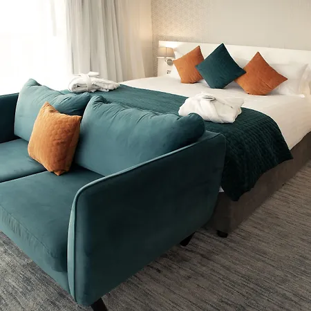 The Ellison 4*