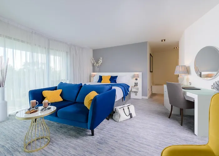 The Ellison 4* Каслбар