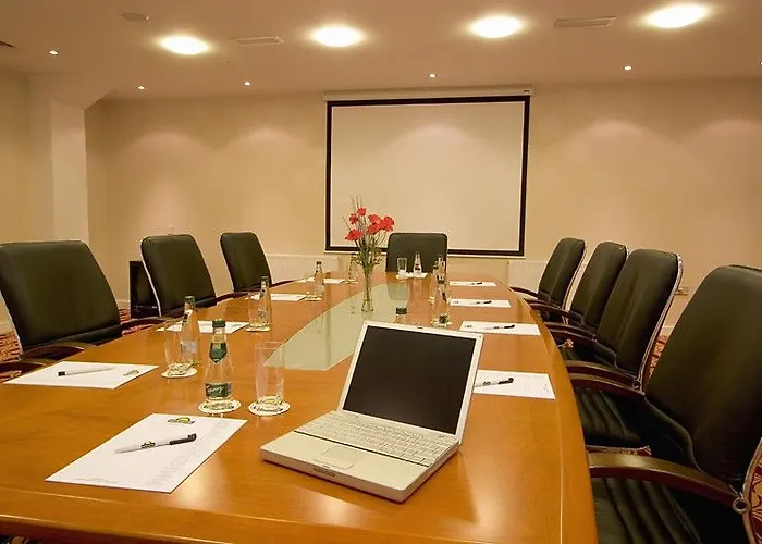 Hotell The Ellison Castlebar